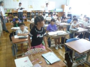 11月16日　2年生　算数「水のかさ」2