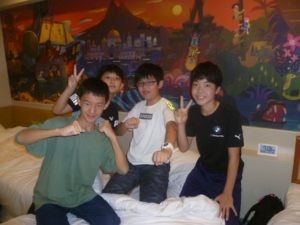 11月20日　6年生「修学旅行1日目　東京ディズニーセレブレイションホテル　部屋での様子」3