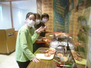 12月5日　6年生「修学旅行2日目　～朝食2～」2