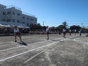 12月7日「スポーツ大会　6年生　三種『リレー』」1