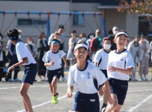 12月7日「スポーツ大会　6年生　三種『リレー』」2