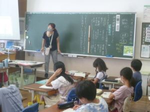 12月18日　4年生　道徳「休み時間のできごと」1