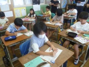 12月18日　4年生　道徳「休み時間のできごと」2