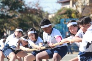 12月22日「スポーツ大会　6年生　三種『綱引き』」3