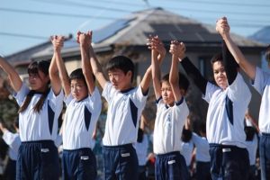 12月22日「スポーツ大会　5,6年生　組体操の要素を取り入れた表現運動1」3