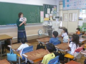 12月27日　1年生　道徳「だれも見ていない」1