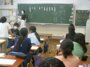 12月28日　6年生　道徳「のりづけされた詩」1