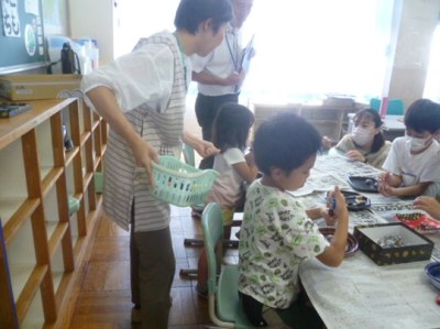 10月28日　ひまわり学級　図工「カレンダーを作ろう」1