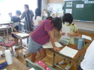 10月11日　4年生　算数「がい数」（少人数学習）2