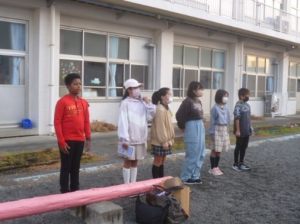 10月23日　6年生「修学旅行1日目　出発式」1