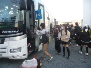 10月23日　6年生「修学旅行1日目　出発」1