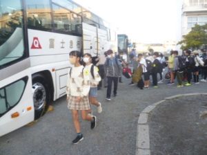 10月23日　6年生「修学旅行1日目　出発」2
