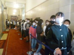 10月26日　6年生「修学旅行1日目　国会議事堂2」1