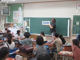読み聞かせ（高学年）の様子1
