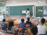 読み聞かせ（高学年）の様子2