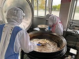 （写真）2024年4月18日の給食室の様子1