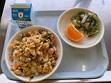 （写真）2024年4月19日の給食