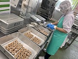 （写真）2024年5月13日の給食室の様子2