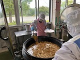 （写真）2024年7月10日の給食室の様子