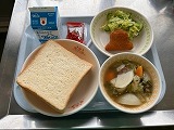 （写真）2023年11月15日の給食