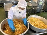 （写真）2023年11月30日の給食室の様子1