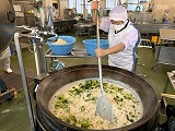 （写真）2023年12月7日の給食室の様子