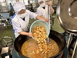 （写真）2023年12月15日の給食室の様子