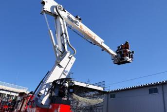 はしご車搭乗体験