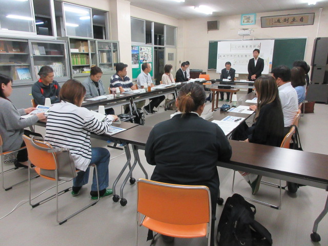 （写真）大淵第一小学校　懇談の様子1