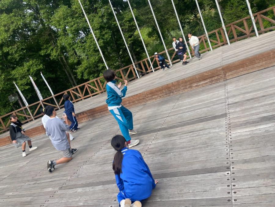 遊ぶ様子