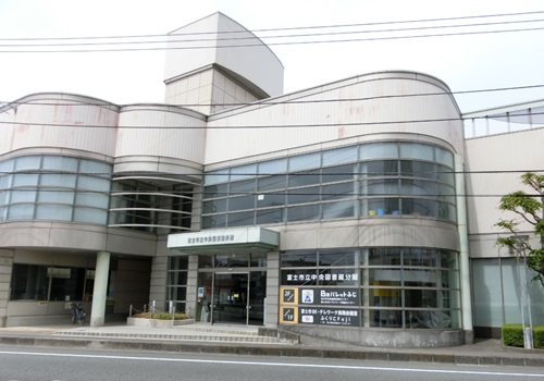（写真）中央図書館分館正面