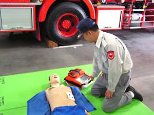 自動体外式除細動器（じどうたいがいしきじょさいどうき）2