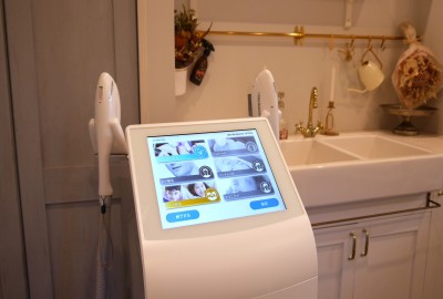 （写真）施術機器1