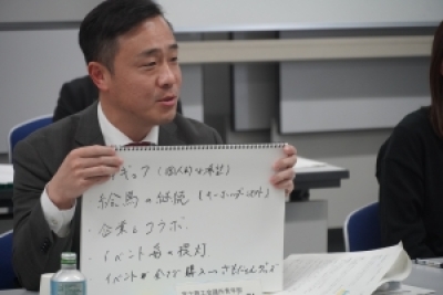 （写真）齋藤委員