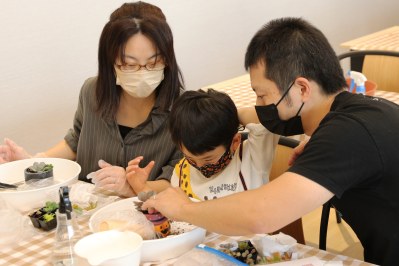 多肉植物寄せ植え講座の様子（1）