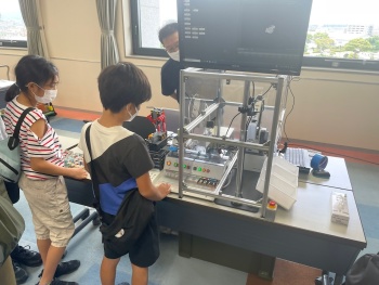企業による参考出品の様子2