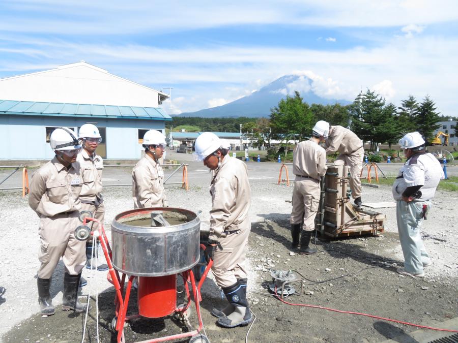 コンクリートの打設