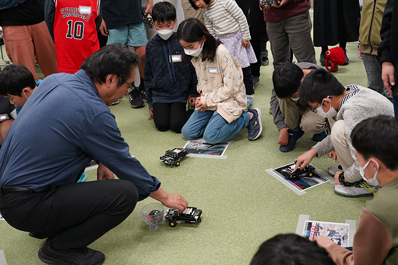 子ども向けプログラミング体験会の様子1