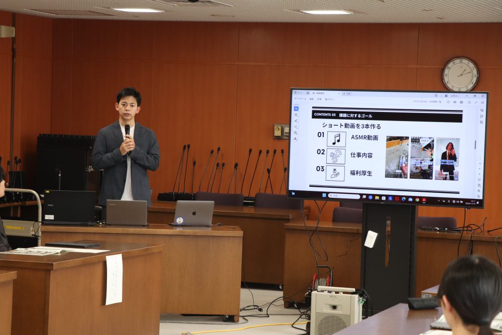 活動報告の様子1
