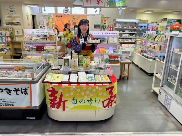 新茶PRの様子1