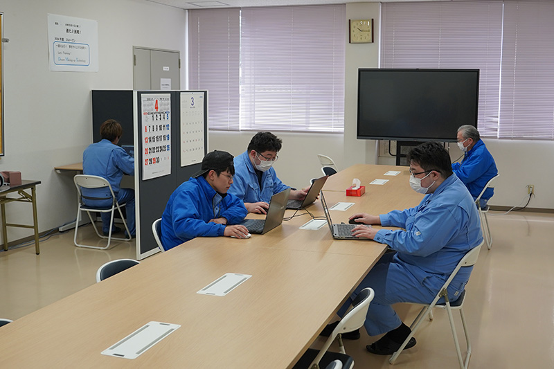 職場の様子