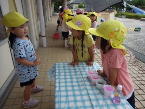 （写真）夏の保育の様子（１）