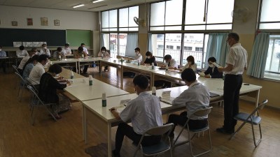 （写真）地域の方と語る会の様子