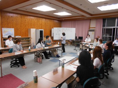 （写真）吉永第二小学校　懇談の様子2