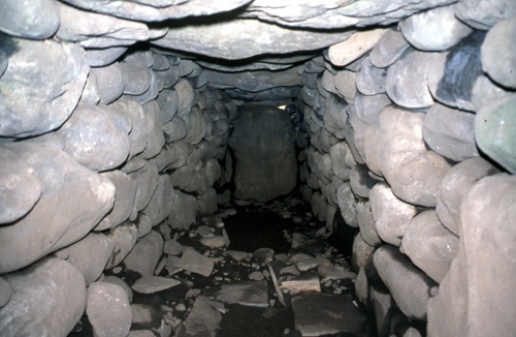 千人塚古墳の石室の写真