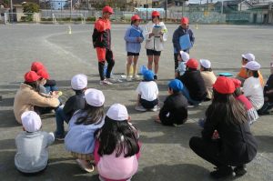 （写真１）縦割り遊び