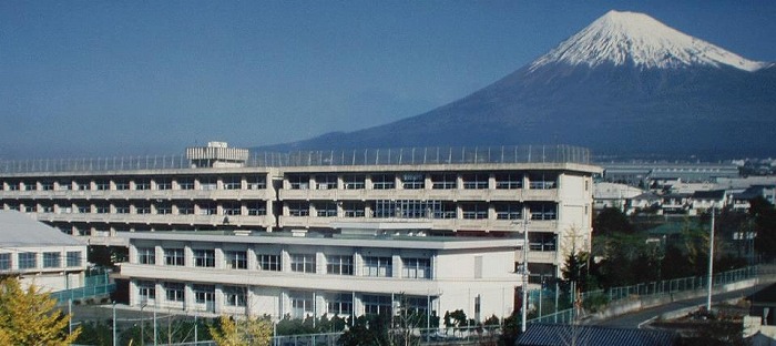 （写真）岳陽中学校