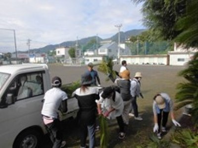 （写真）富士川一中ふれあい愛校作業の様子４