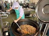 （写真）給食室のようす