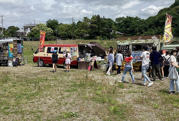 お祭りに来たキッチンカー